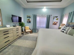 2 habitaciones, tabla de planchar con plancha, wifi y ropa de cama 