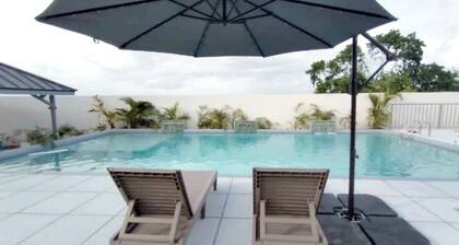 Comfy Beds-Pool-Clean Getaway-2 mins to Ocho Rios