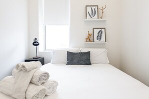 2 bedrooms, desk, iron/ironing board, free WiFi