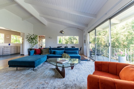 Canyon Views - Sunset Strip - Parking - Pets Ok