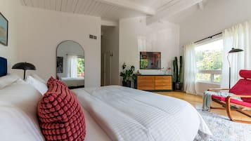 2 Schlafzimmer, Schreibtisch, Bügeleisen/Bügelbrett, Reisekinderbett
