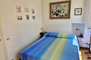 3 عدّة غرف نوم وملاءات أسرّة