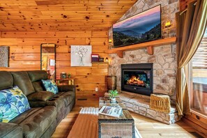 Smart-TV, peis og bøker