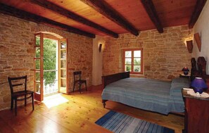 5 bedrooms, free WiFi