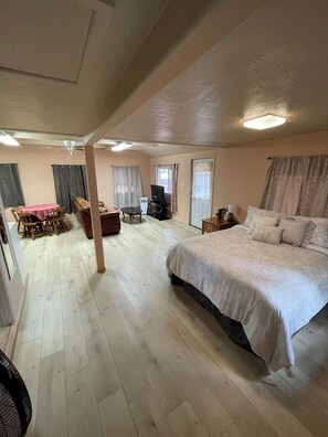 1 bedroom, free WiFi, bed sheets, wheelchair access - Mountain Avenue Cozy Cabin (Springerville)