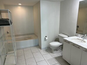 Hair dryer, towels, soap - Centrally located in the heart of Brickell, Miami (Miami)