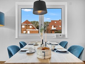 Dining - 50124 Delft berth - pure peace and quiet and a view! - You have earned this: - (Wittmund)