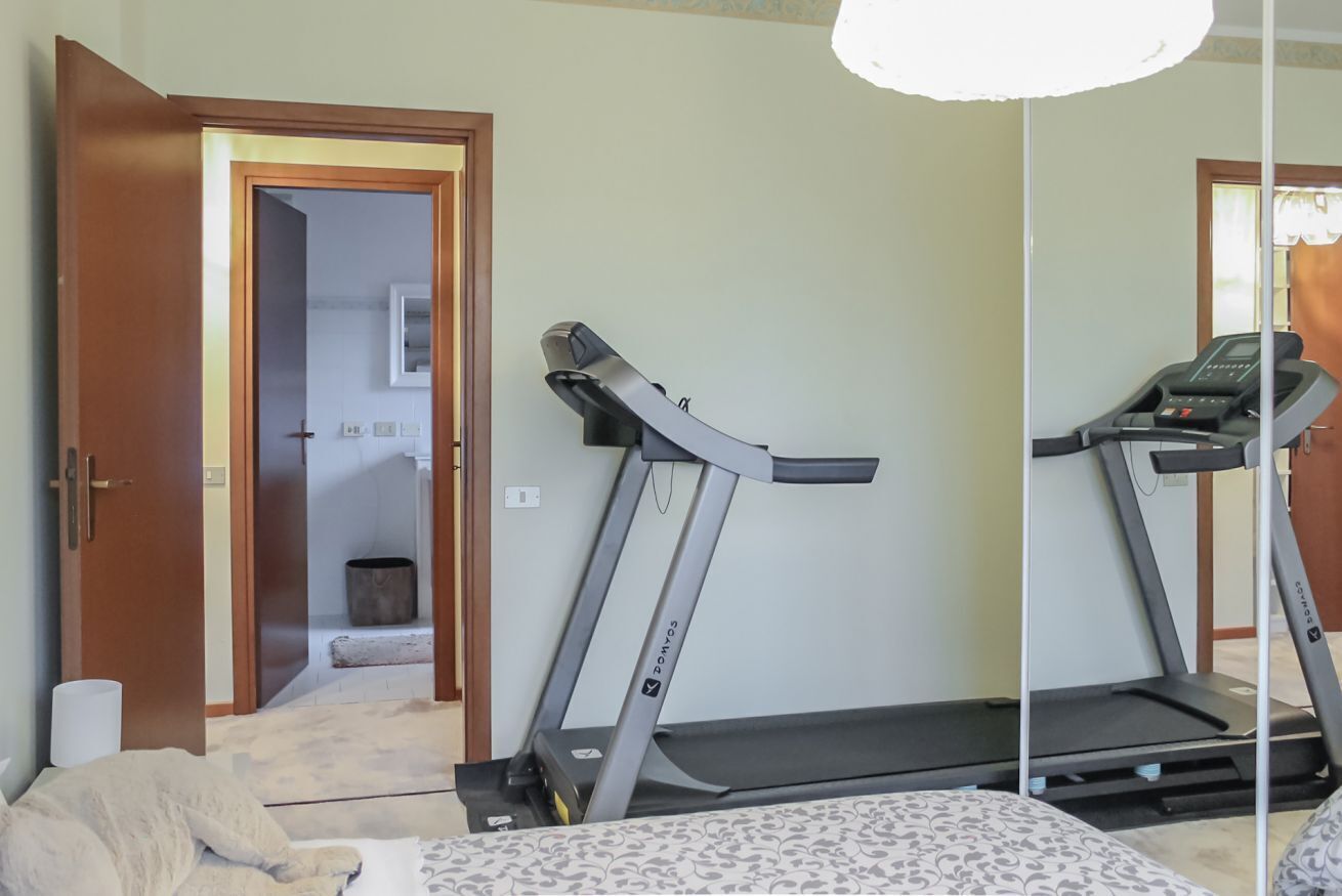2 habitaciones, tabla de planchar con plancha, internet y ropa de cama 