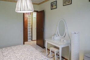 2 Schlafzimmer, Bügeleisen/Bügelbrett, Internetzugang, Bettwäsche