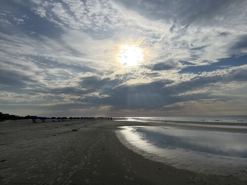 Stones throw from shore!  Spacious multi-level townhome one row back from beach