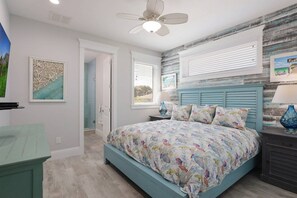 4 bedrooms, iron/ironing board, free WiFi, bed sheets