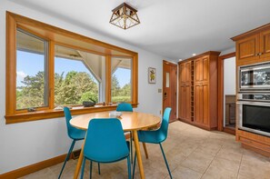 Dining - Cape Cod Charm: Bay Views & Family Fun (South Dennis)