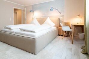 2 habitaciones, caja de seguridad en la habitación y escritorio