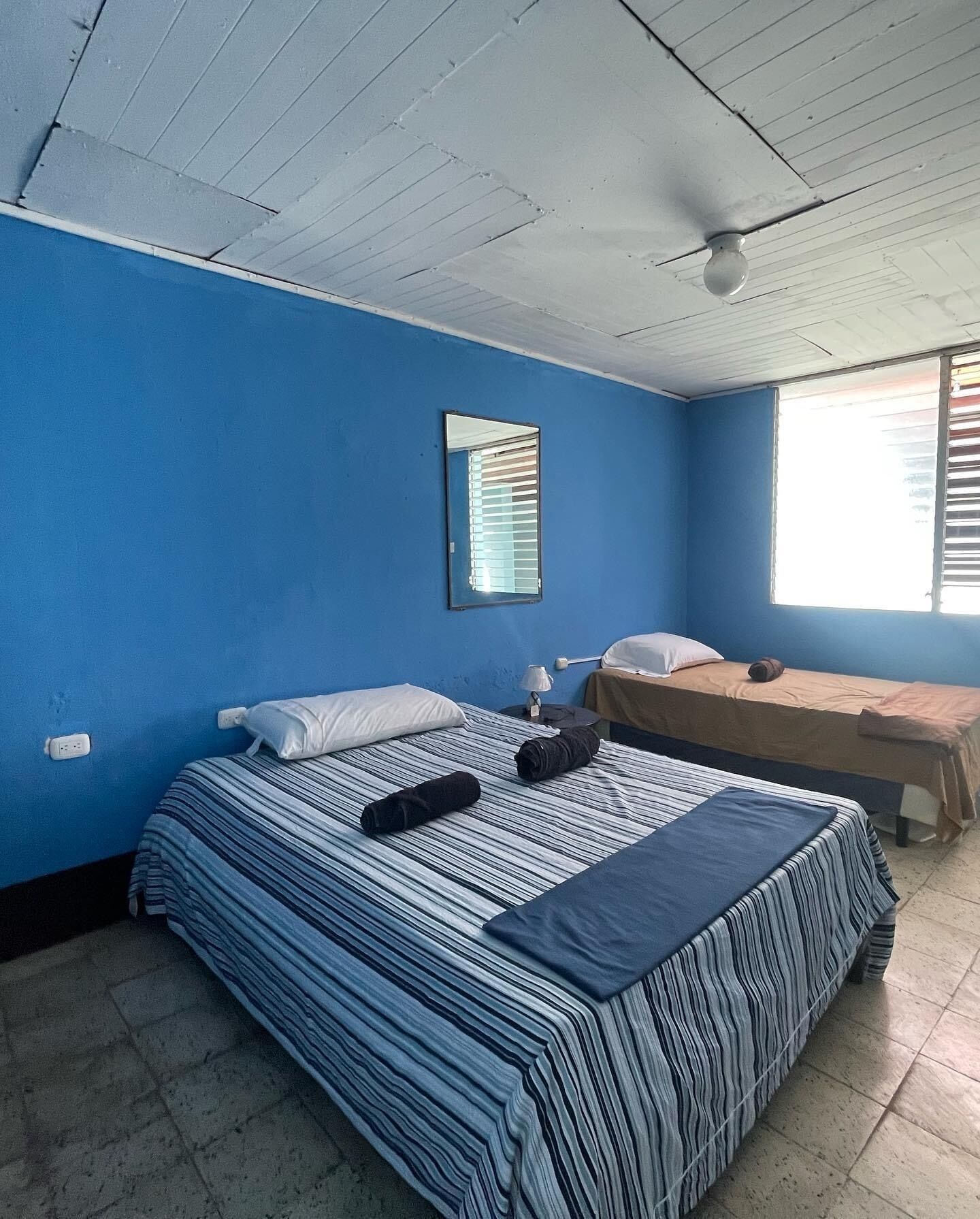 Dobbeltrom – familie, for menn og kvinner, tilgjengelighetstilpasset, delt bad | Strykejern/-brett, wi-fi (inkludert) og sengetøy