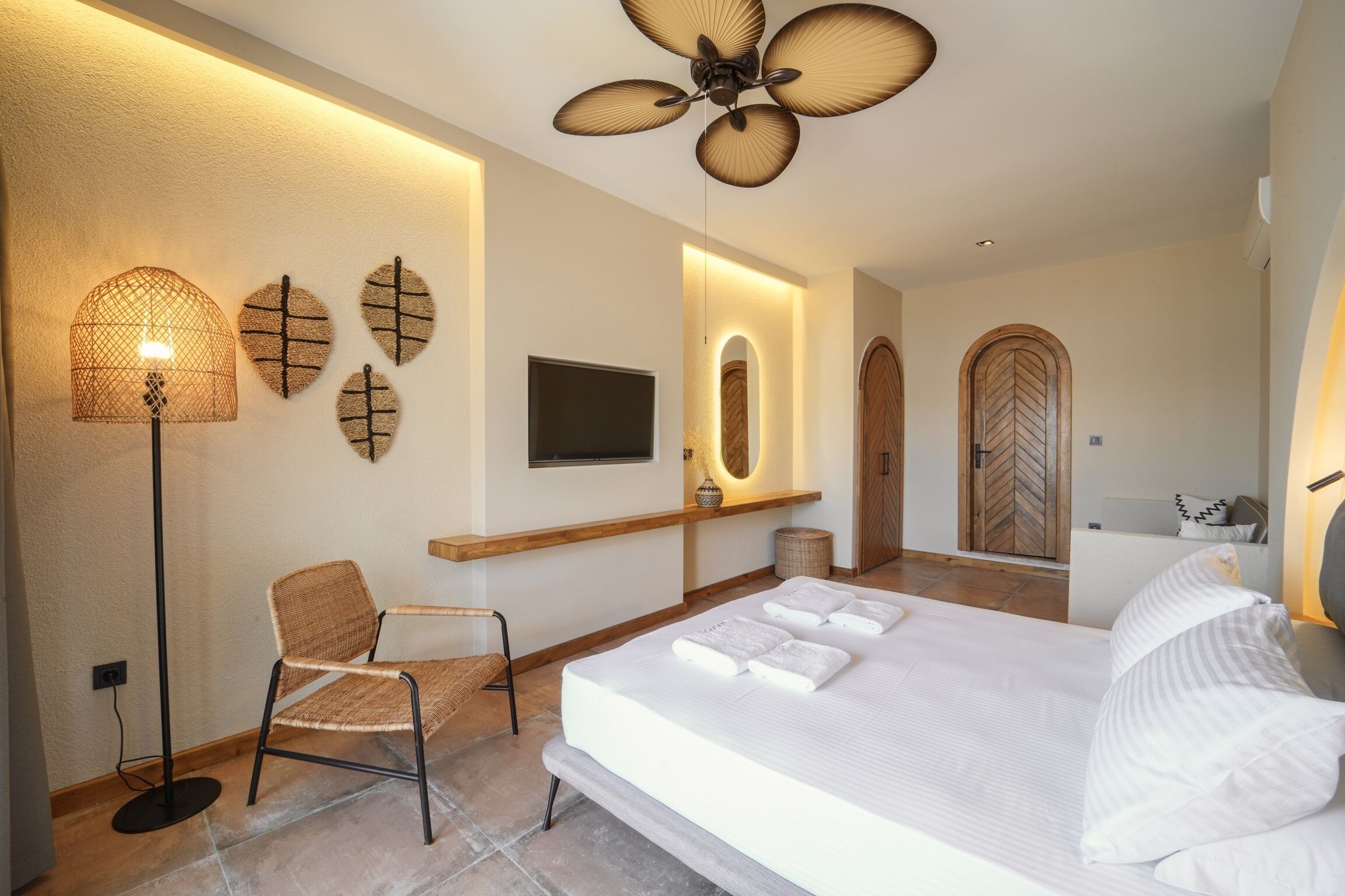 Quarto luxo, 1 quarto, vista para o mar, de frente para a praia | 1 quarto, frigobar, escrivaninha, espaço de trabalho para notebook