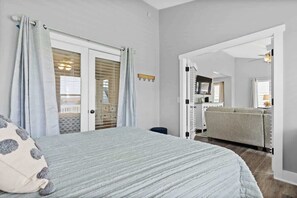 5 bedrooms, free WiFi, bed sheets - Sea La Vie by Brunswick Vacation Rentals: 5BR OIB Home w/ Private Heated Pool (Ocean Isle Beach)