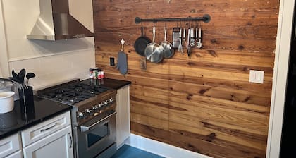 Blue Oak Haven in the heart of Lufkin, TX is stylish, updated, and roomy.