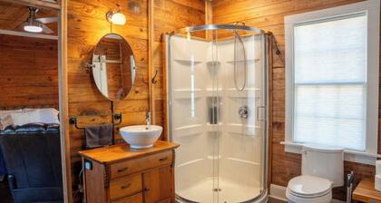 Blue Oak Haven in the heart of Lufkin, TX is stylish, updated, and roomy.