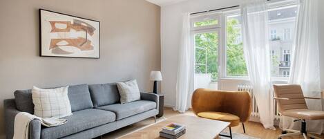 Télévision, chaîne hi-fi