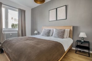 1 slaapkamer, een strijkplank/strijkijzer, wifi, beddengoed