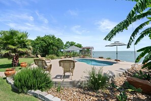 House, 3 Bedrooms | Pool - The Peach Pelican 3 Bedroom Home by RedAwning (Port Bolivar)