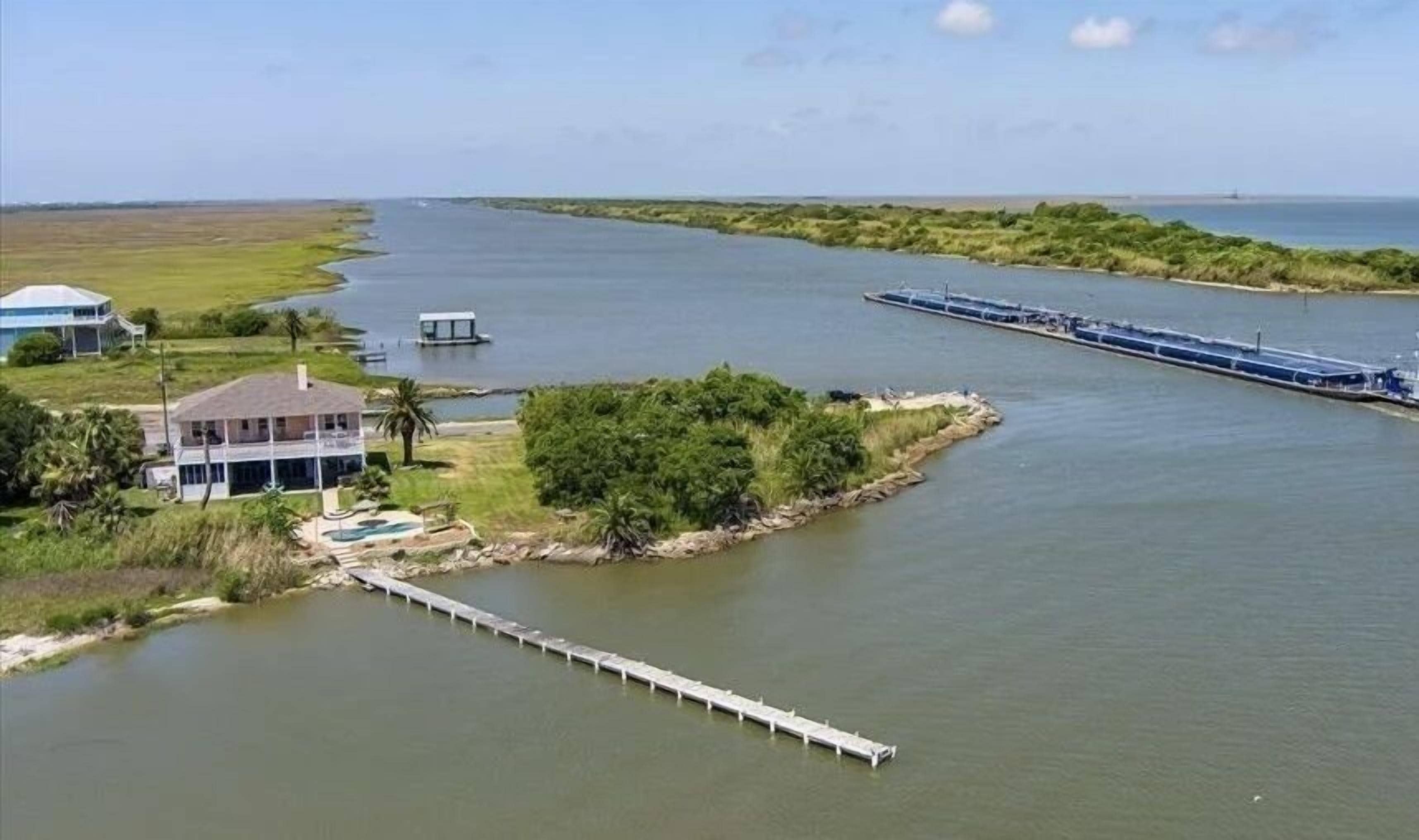 House, 3 Bedrooms | Aerial view