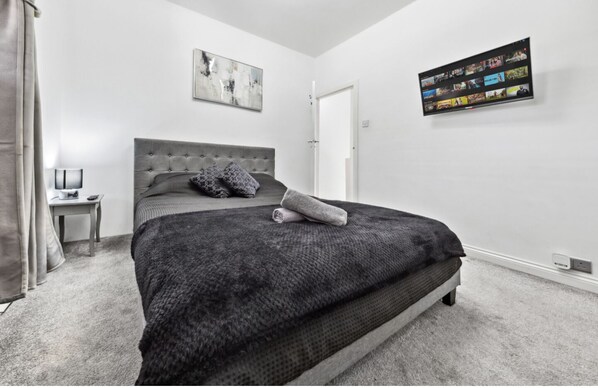 2 bedrooms, iron/ironing board, WiFi, bed sheets