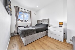 2 bedrooms, iron/ironing board, WiFi, bed sheets
