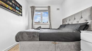 2 bedrooms, iron/ironing board, WiFi, bed sheets