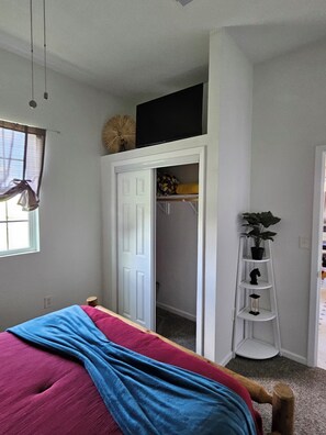 2 chambres, fer et planche à repasser, Wi-Fi, draps fournis