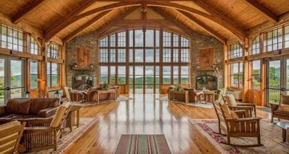 Soaring Eagle Ski-in - Ski-out Condo with Hot Tubs