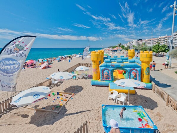 Beach towels - ATHENA. Cozy apartment for families. 60m from the beach. Free WIFI (Pineda de Mar)