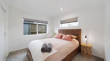 3 soverom, strykejern/-brett, reiseseng for barn og wi-fi (inkludert)