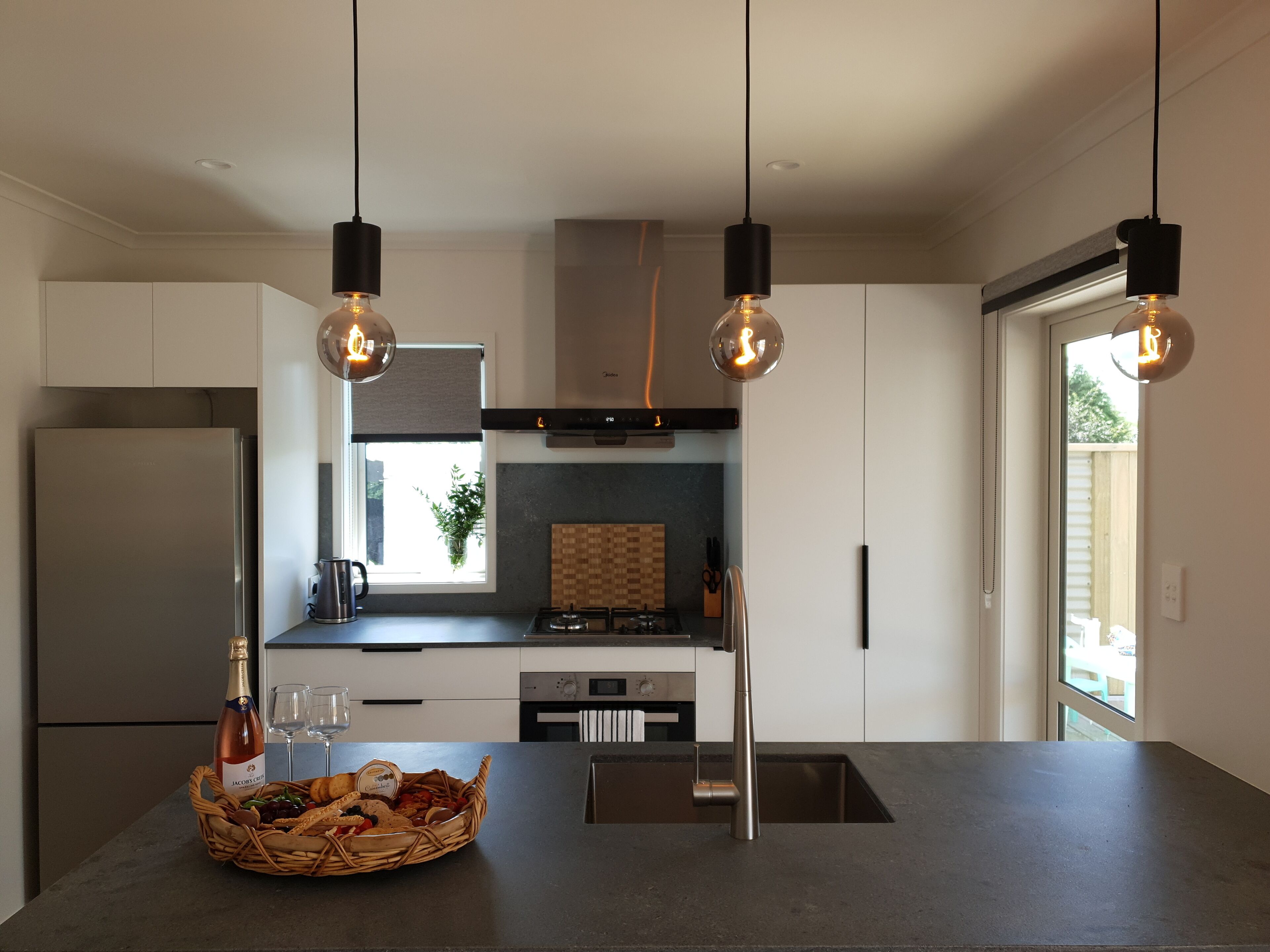 Refrigerador, microondas, horno, placa de cocina