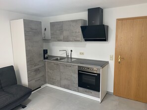 Réfrigérateur, four, plaque de cuisson, lave-vaisselle