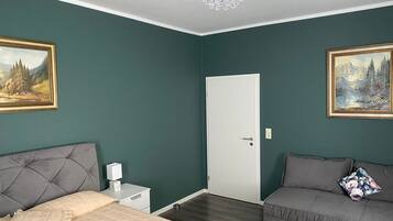 1 bedroom, free WiFi, bed sheets