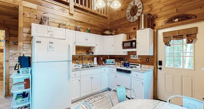 Waterfront home on Graham Lake with kayaks, bikes, firepit & fireplace