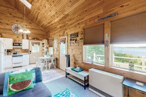 TV, fireplace, stereo - Waterfront home on Graham Lake with kayaks, bikes, firepit & fireplace (Mariaville)