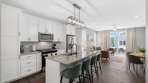 Fridge, microwave, oven, stovetop - Navvy Town Neighborhood at Heritage Harbor (Ottawa)