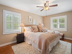 3 室のベッドルーム、WiFi、ベッドシーツ