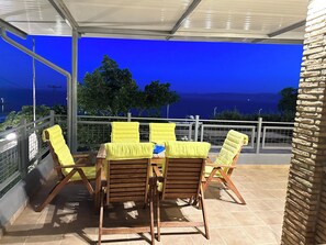 Outdoor dining - Magic View 4U Luxury Villa, Tago Vibes (Kineta)