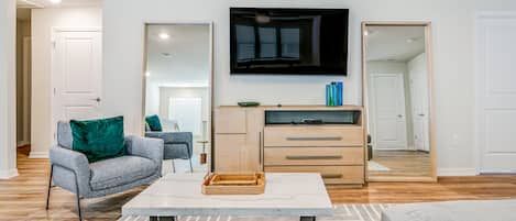 9 Schlafzimmer, Bügeleisen/Bügelbrett, Internetzugang, Bettwäsche