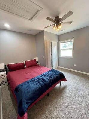 4 habitaciones, tabla de planchar con plancha, cuna de viaje y wifi