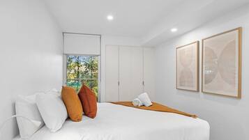 3 bedrooms, desk, iron/ironing board, WiFi