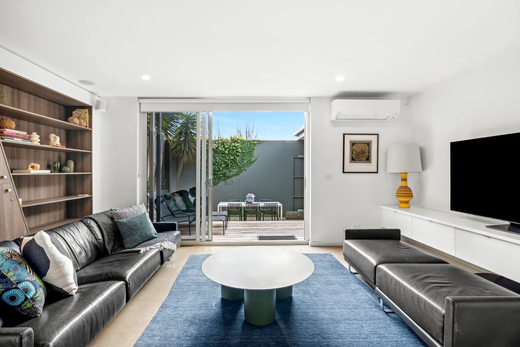 TV, fireplace, offices