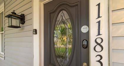 Near Riverwalk & Downtown- Briarwood Beauty