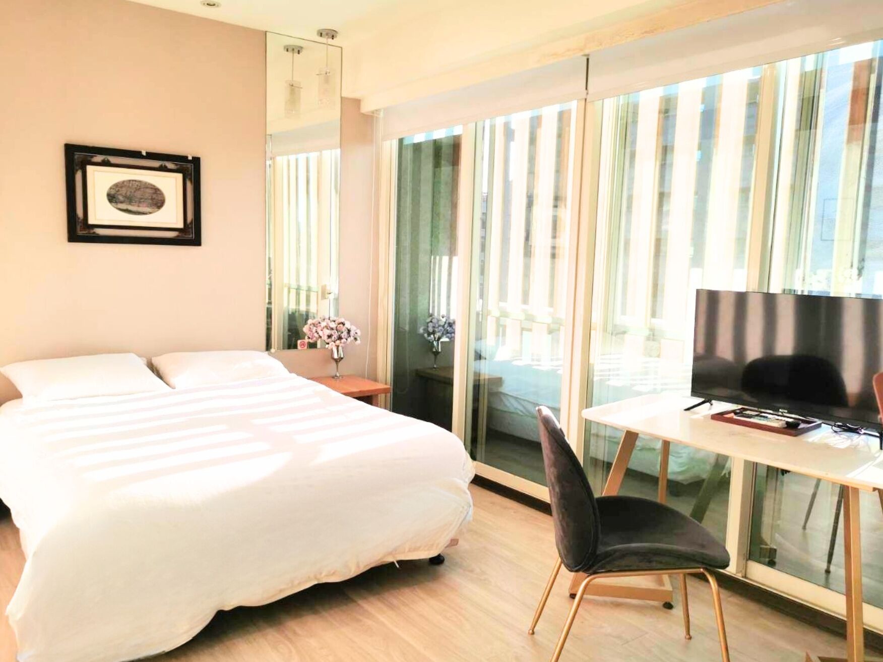 5 soverom, safe på rommet, skrivebord og strykejern/-brett