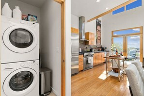 Interior - Ski Discounts! Light Modern Railyard View Loft (Santa Fe)