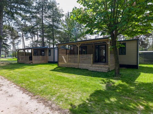 nice chalet with luxury bathroom and screened porch
