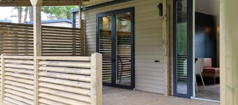 nice chalet with luxury bathroom and screened porch